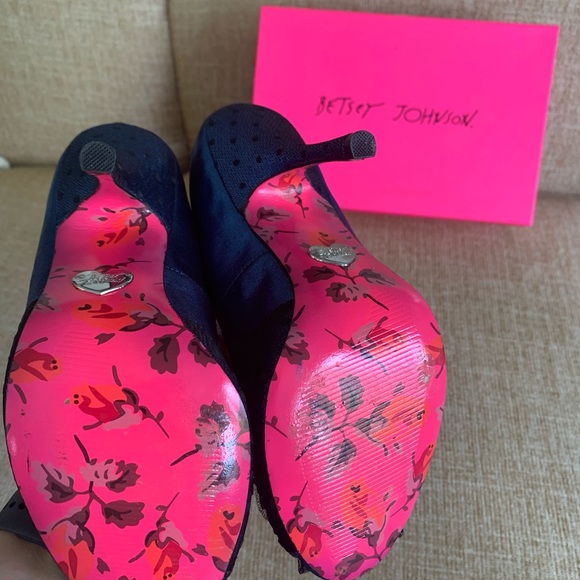 Betsey Johnson Blue Fabric Heel Size 8 - Picture 4 of 7